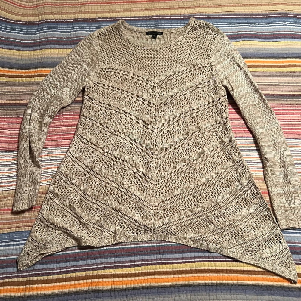 Signature‎ Studio Women's Beige Crochet Knit Asymmetrical Hem Sweater Size L